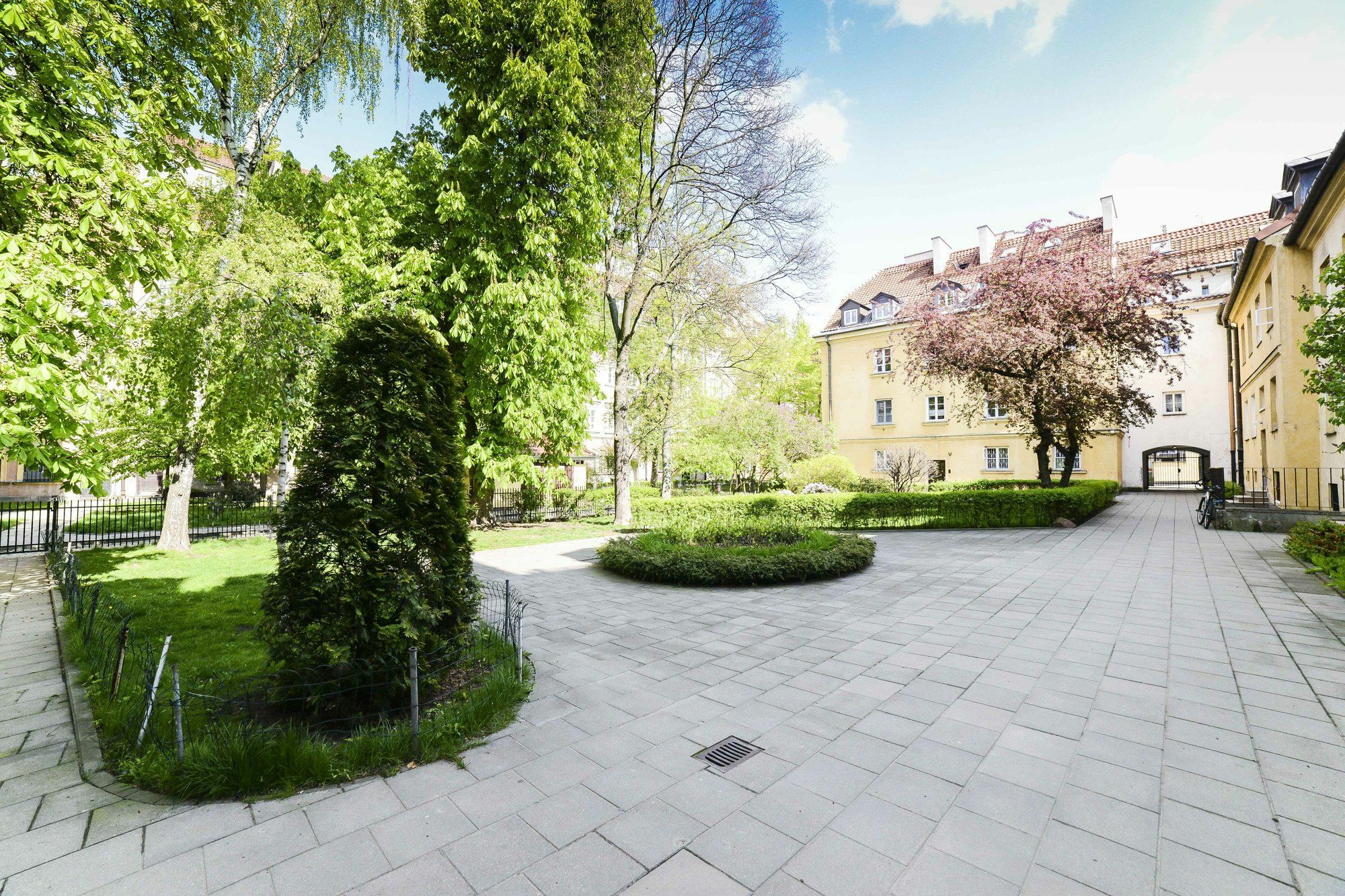 Spacious Apartment In The Old Town Варшава Экстерьер фото