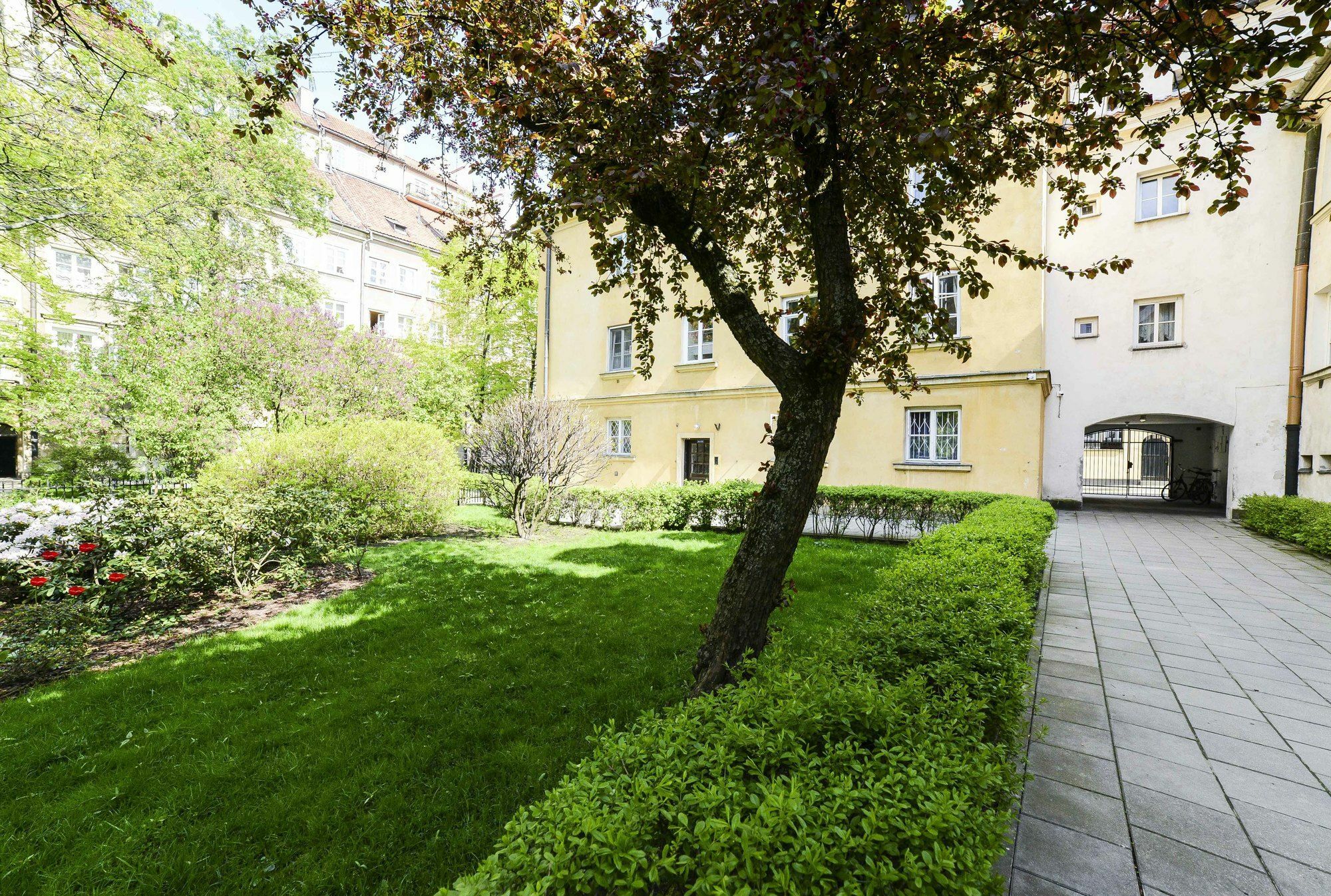 Spacious Apartment In The Old Town Варшава Экстерьер фото